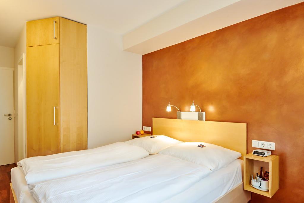 Town Hotel Wiesbaden - Kleines Privathotel In Bestlage Екстер'єр фото